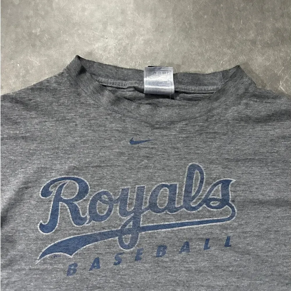 2000s Vintage Kansas City Royals Nike Faded Gray T Shirt -L